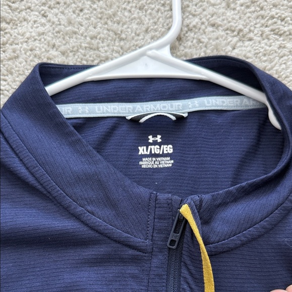 Notre Dame Under Armour Men's Quarter Zip Polo Shirt in Navy and Gold - Picture 2 of 4